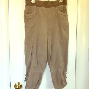 Cropped Chico’s pants